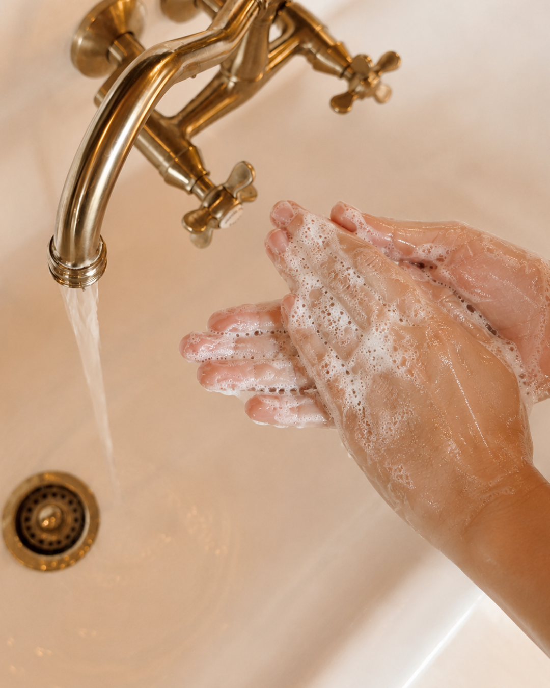 OIL TO MILK BODY WASH